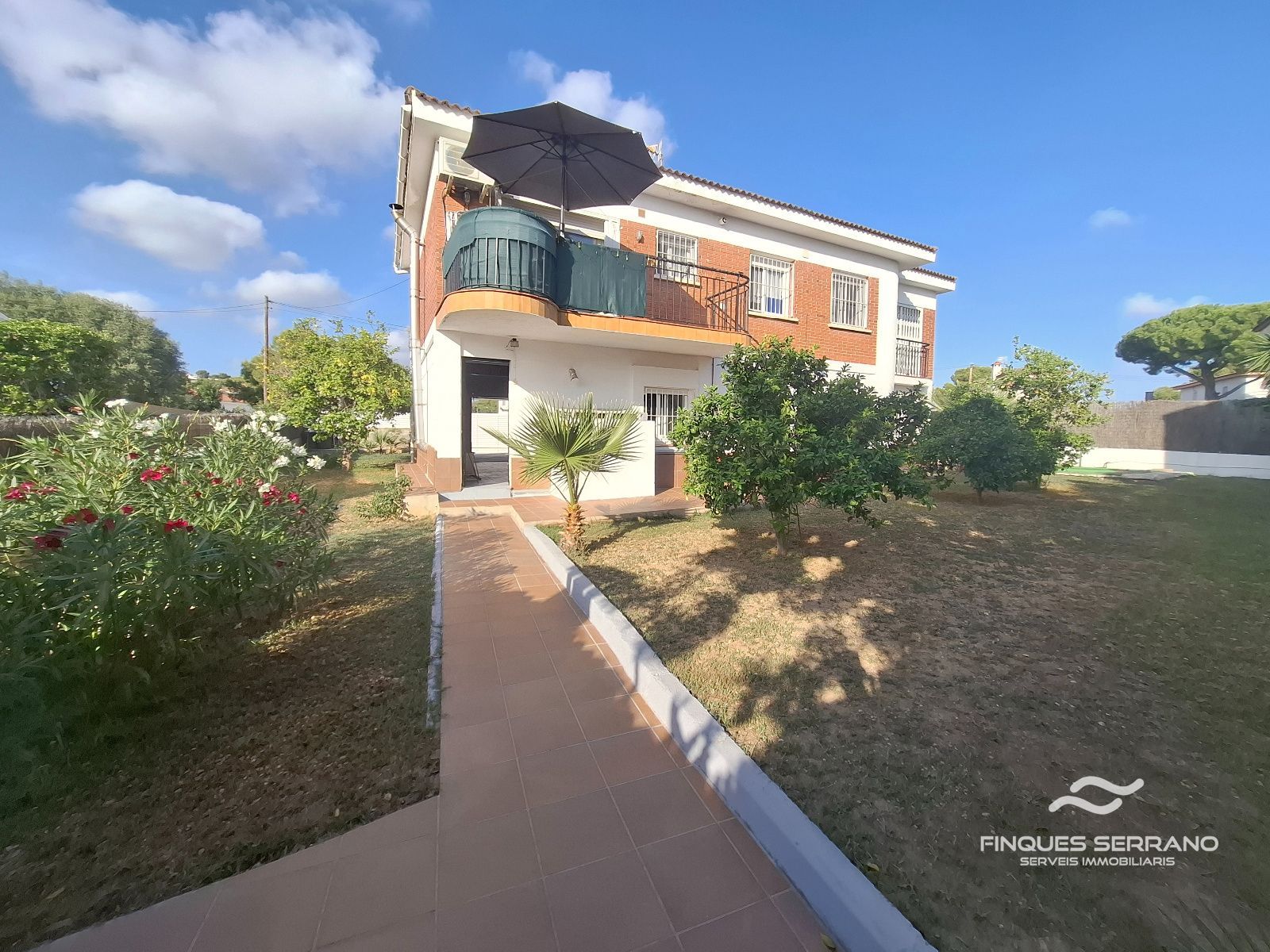 Chalet independiente con gran jardín, garaje y cocina de verano en Can Torrents, Cunit - Foto 48