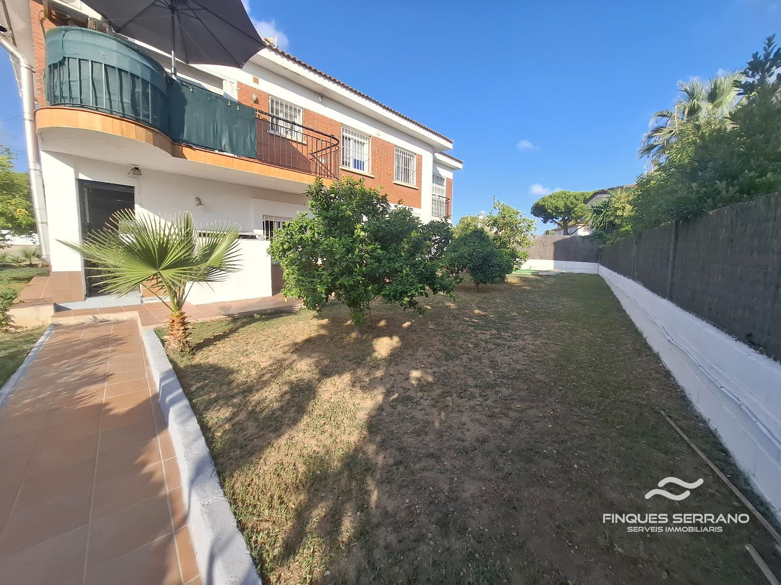 Chalet independiente con gran jardín, garaje y cocina de verano en Can Torrents, Cunit - Foto 49