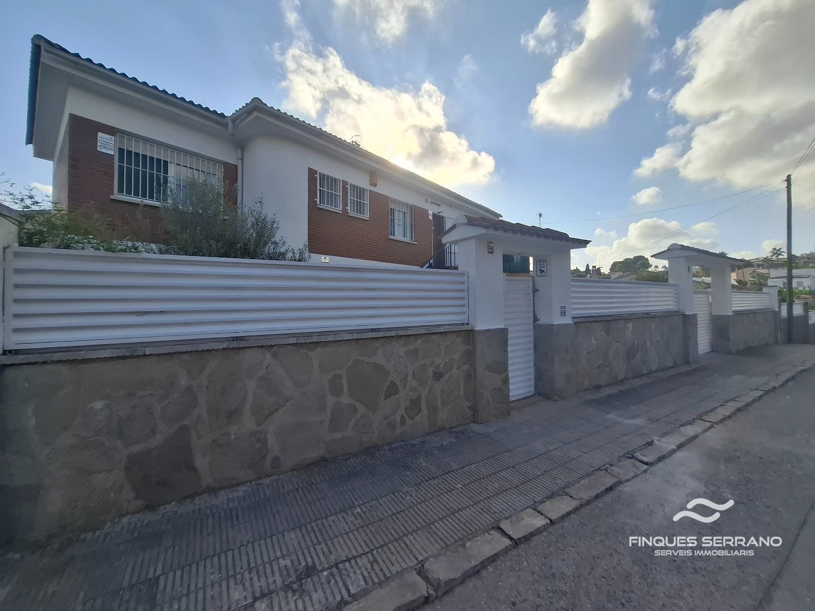 Chalet independiente con gran jardín, garaje y cocina de verano en Can Torrents, Cunit - Foto 65