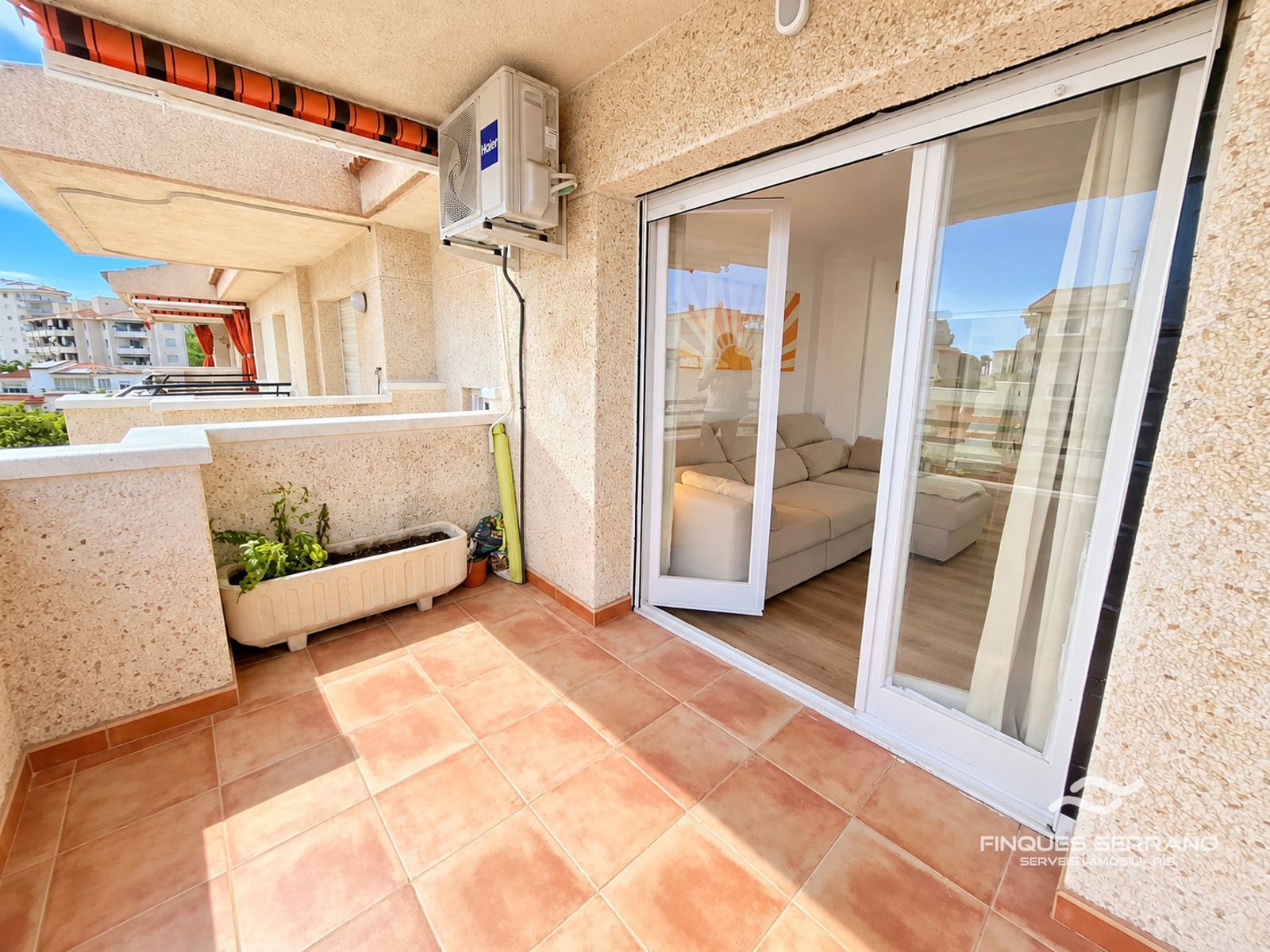 Ático reformado con terraza y parking a 100 metros de la playa en Cunit Diagonal - Foto 4