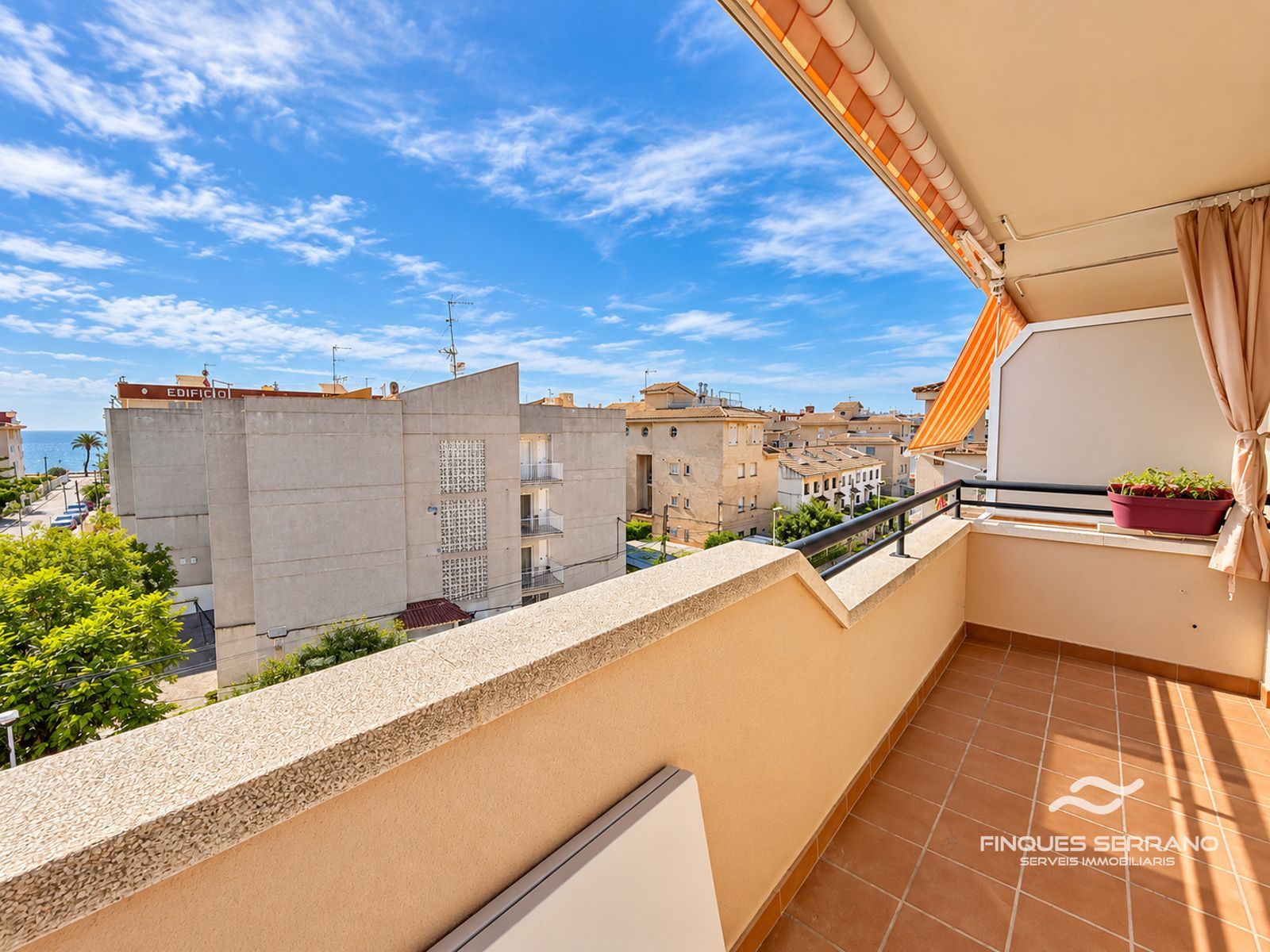 A UN PASO DEL MAR, UN MUNDO DE POSIBILIDADES: ÁTICO CON GRAN SOLÁRIUM PRIVADO EN CUNIT - Foto 6