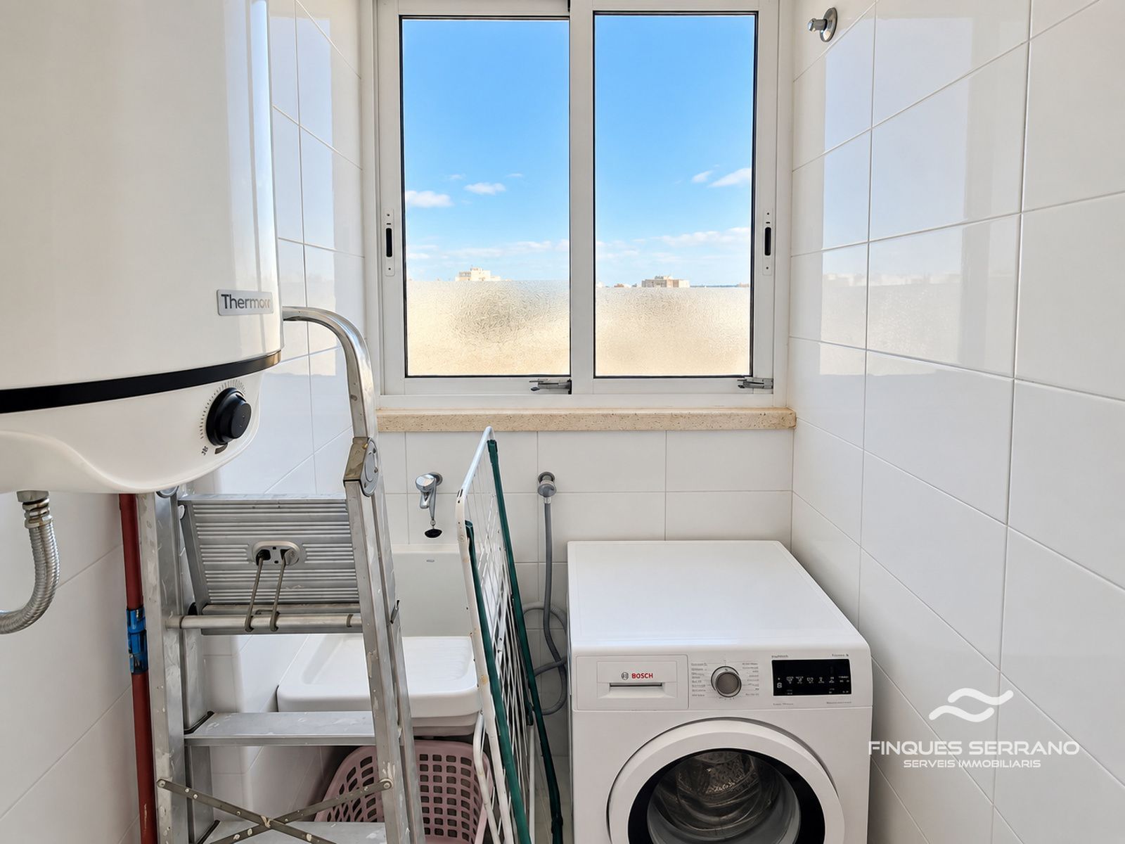 A UN PASO DEL MAR, UN MUNDO DE POSIBILIDADES: ÁTICO CON GRAN SOLÁRIUM PRIVADO EN CUNIT - Foto 15
