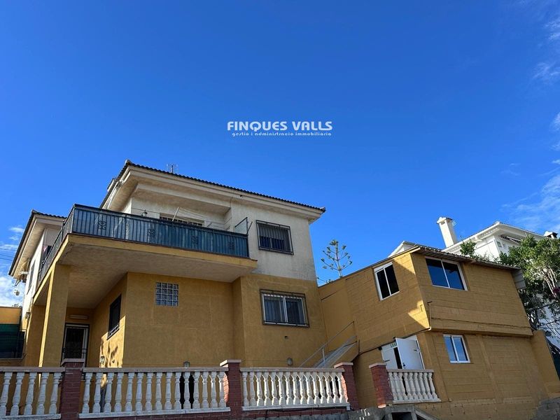 Chalet Independiente en venta Segur De Calafell, Tarragona. Ref: 1163. Finques Valls