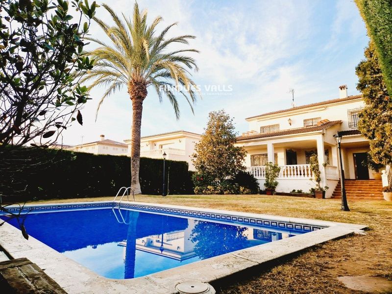 Chalet Independiente en venta El Vendrell, Tarragona. Ref: 1271. Finques Valls