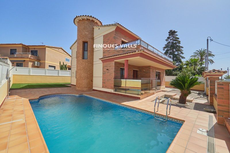 Chalet Independiente en venta Segur De Calafell, Tarragona. Ref: 1524. Finques Valls
