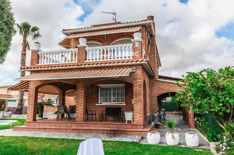Chalet Independiente en venta Roda De Bara, Tarragona. Ref: 1728. Finques Vilarenc