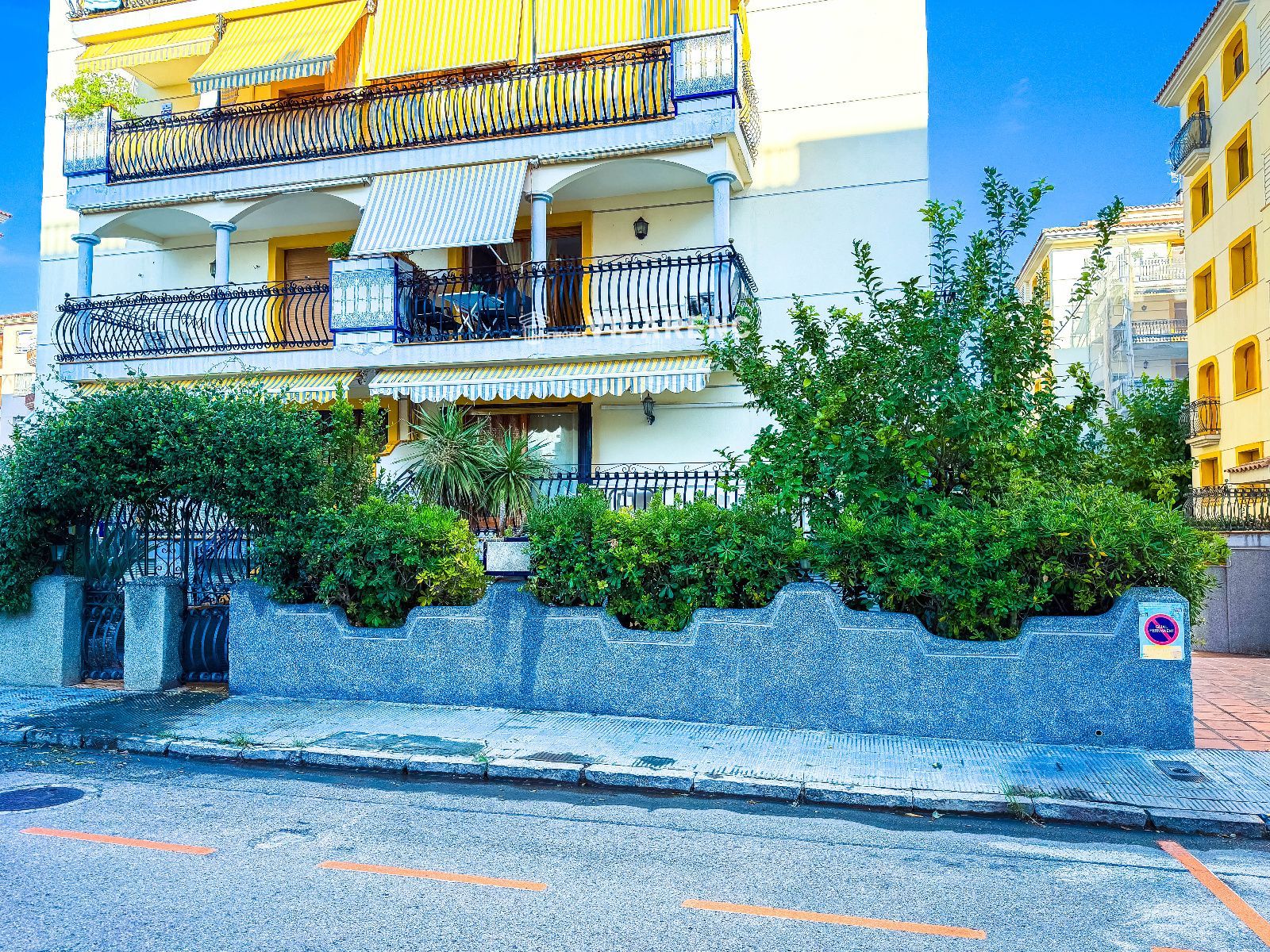 Fachada - Calafell: piso de 3 habitaciones, piscina y garaje