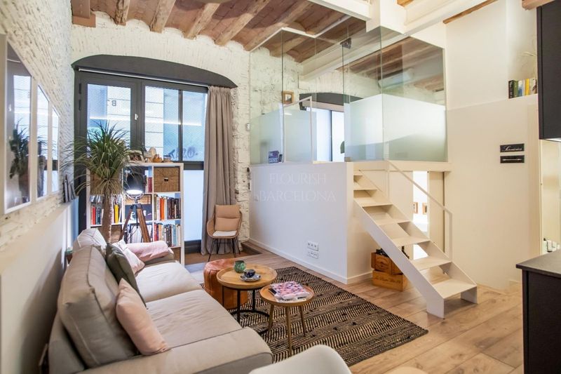 Dúplex en alquiler Barcelona. Ref: 1019. Flourish Barcelona 