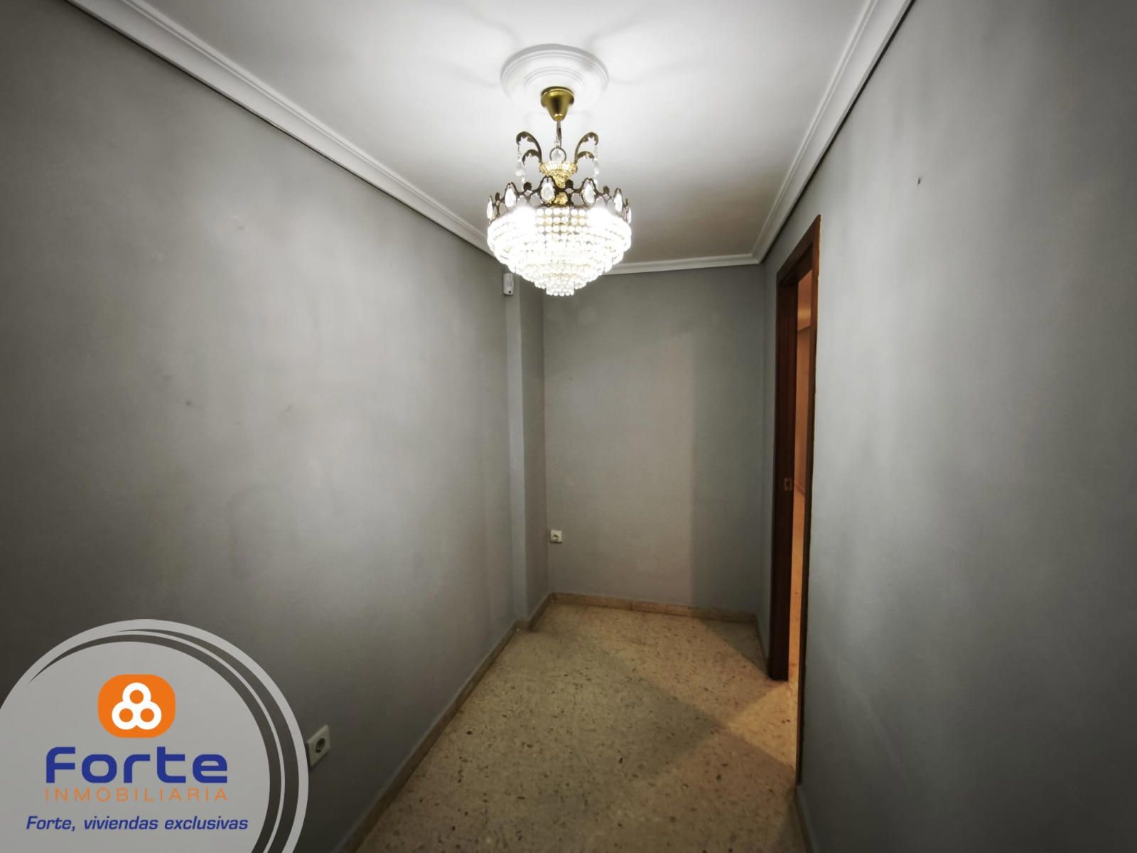 SEÑORIAL PISO DE 4 HABITACIONES, DOS ASCENSORES EN CIUDAD JARDIN - Foto 4