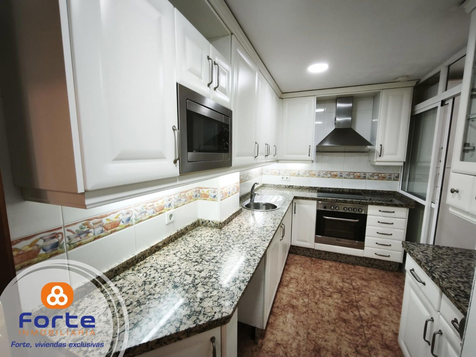 SEÑORIAL PISO DE 4 HABITACIONES, DOS ASCENSORES EN CIUDAD JARDIN - Foto 5