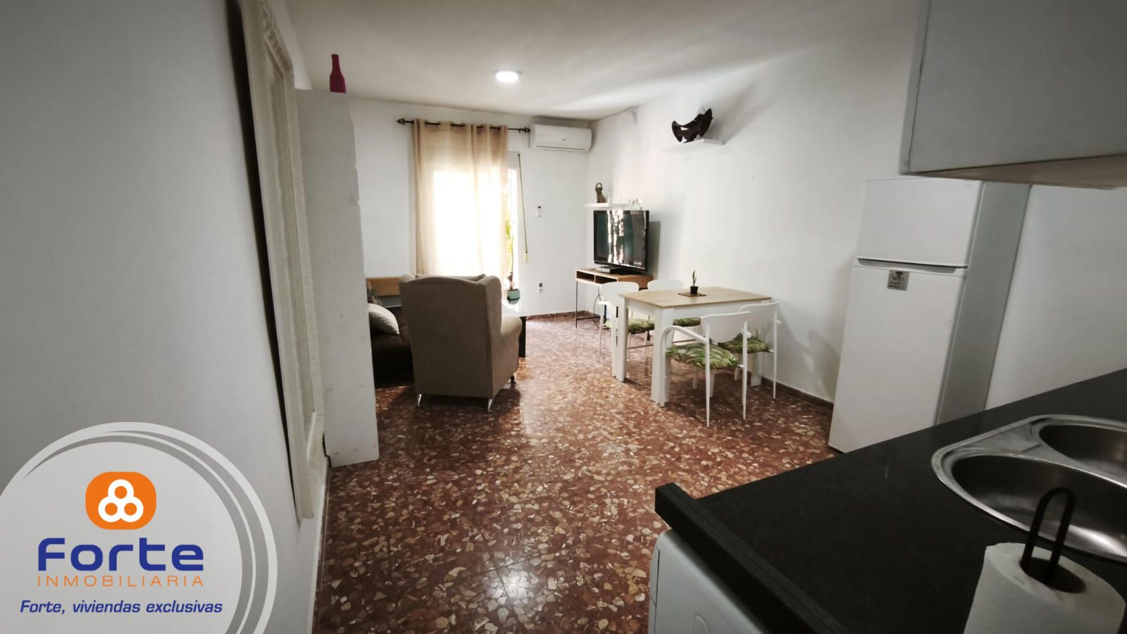 CASA ADOSADA PROXIMA A OLLERIAS, CON APARTAMENTO DE USO VACACIONAL INDEPENDIENTE EN PLANTA BAJA - Foto 2
