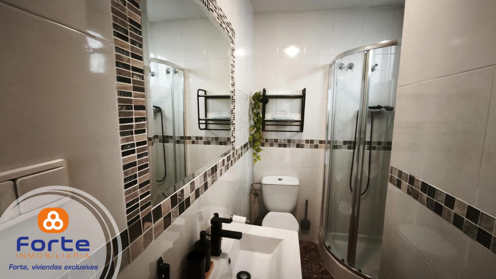 CASA ADOSADA PROXIMA A OLLERIAS, CON APARTAMENTO DE USO VACACIONAL INDEPENDIENTE EN PLANTA BAJA - Foto 12