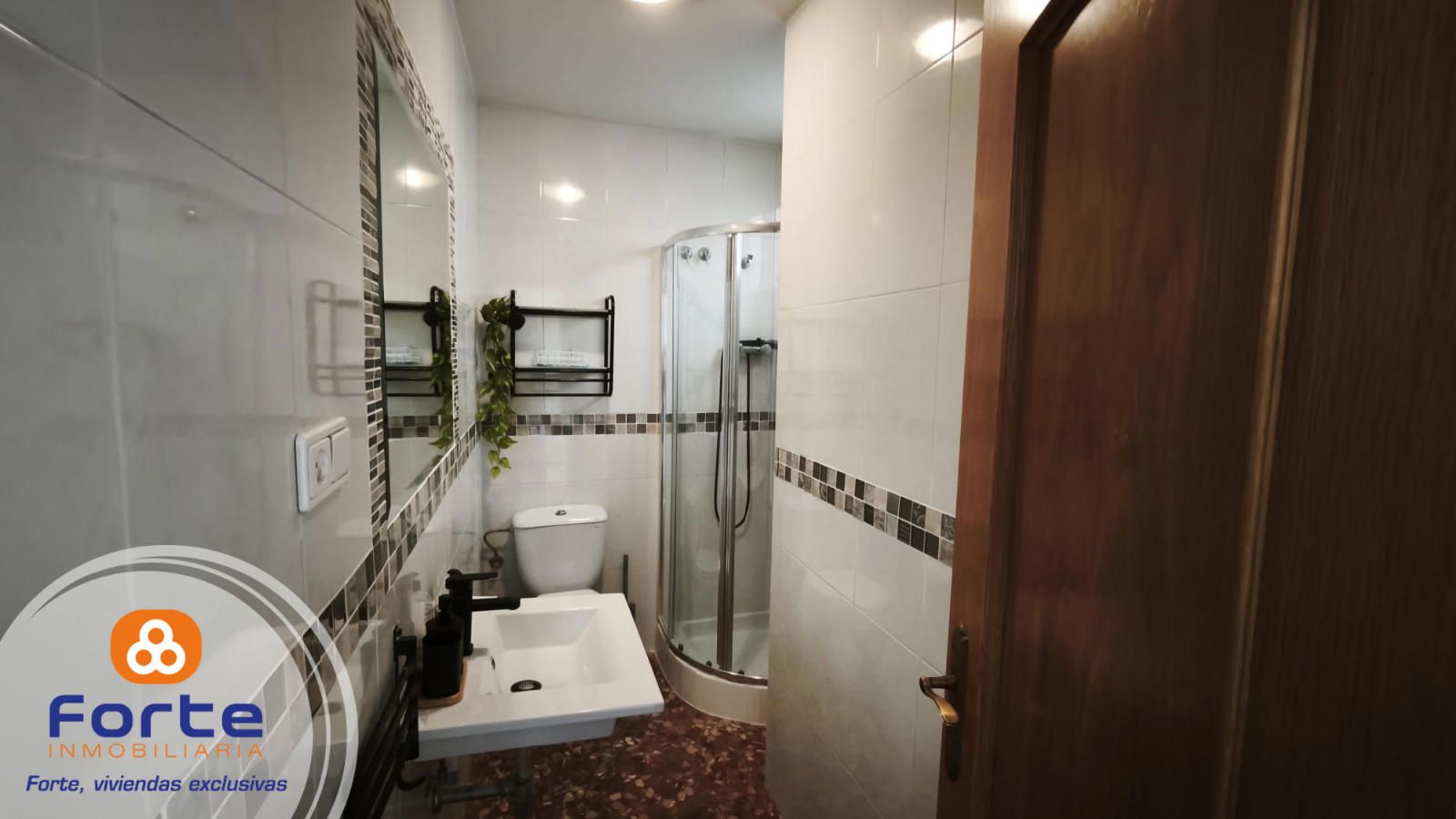 CASA ADOSADA PROXIMA A OLLERIAS, CON APARTAMENTO DE USO VACACIONAL INDEPENDIENTE EN PLANTA BAJA - Foto 11