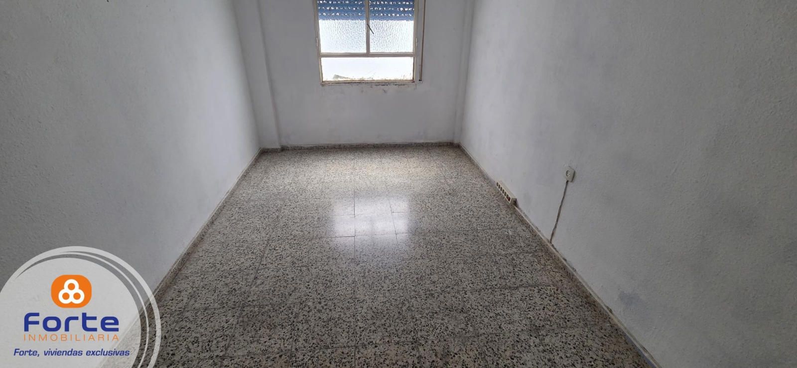 VIVIENDA CON INMEJORABLE SITUACIÓN!!! PRECIO EXCEPCIONAL!!! AL LADO DE RECTORADO - Foto 4