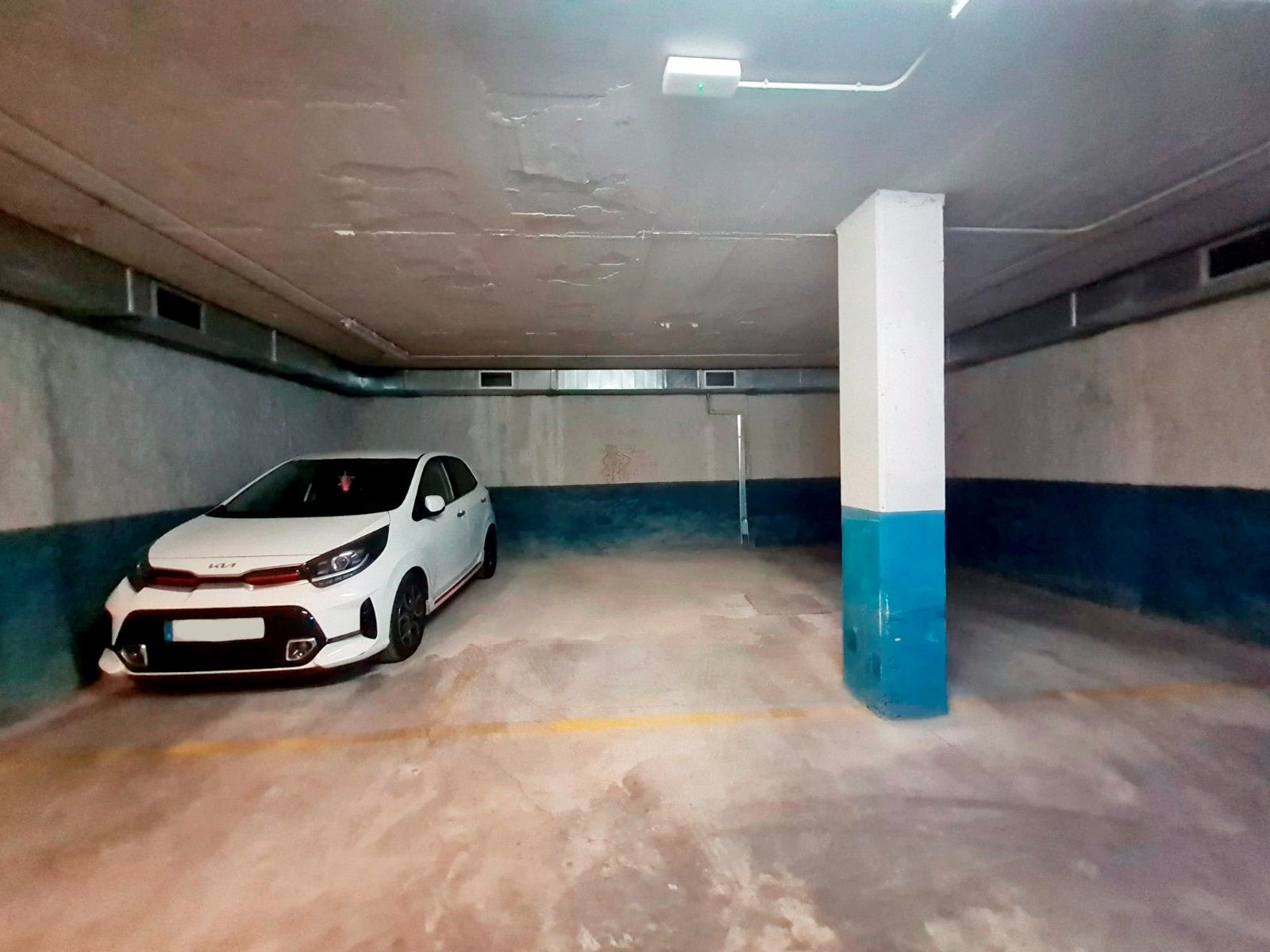 Plaza de coche en alquiler para coche pequeño - Foto 2