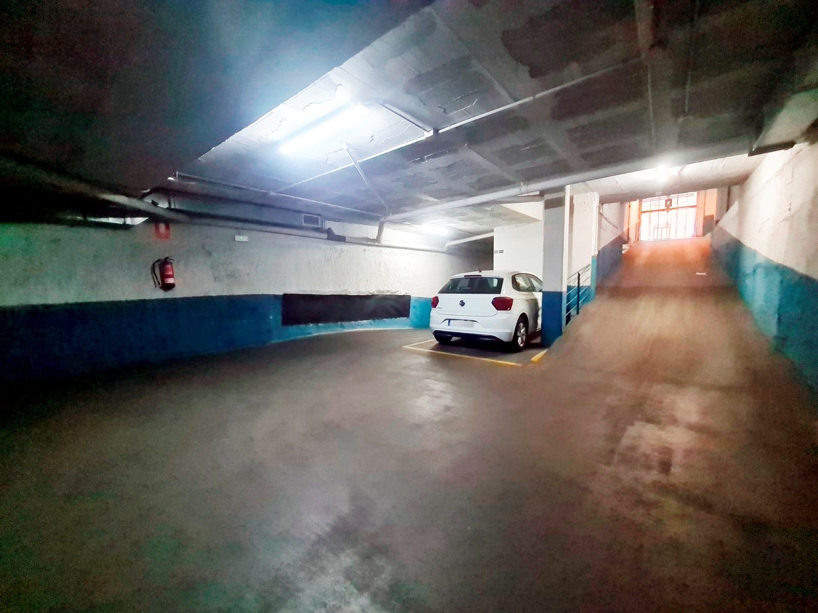 Plaza de coche en alquiler para coche pequeño - Foto 5