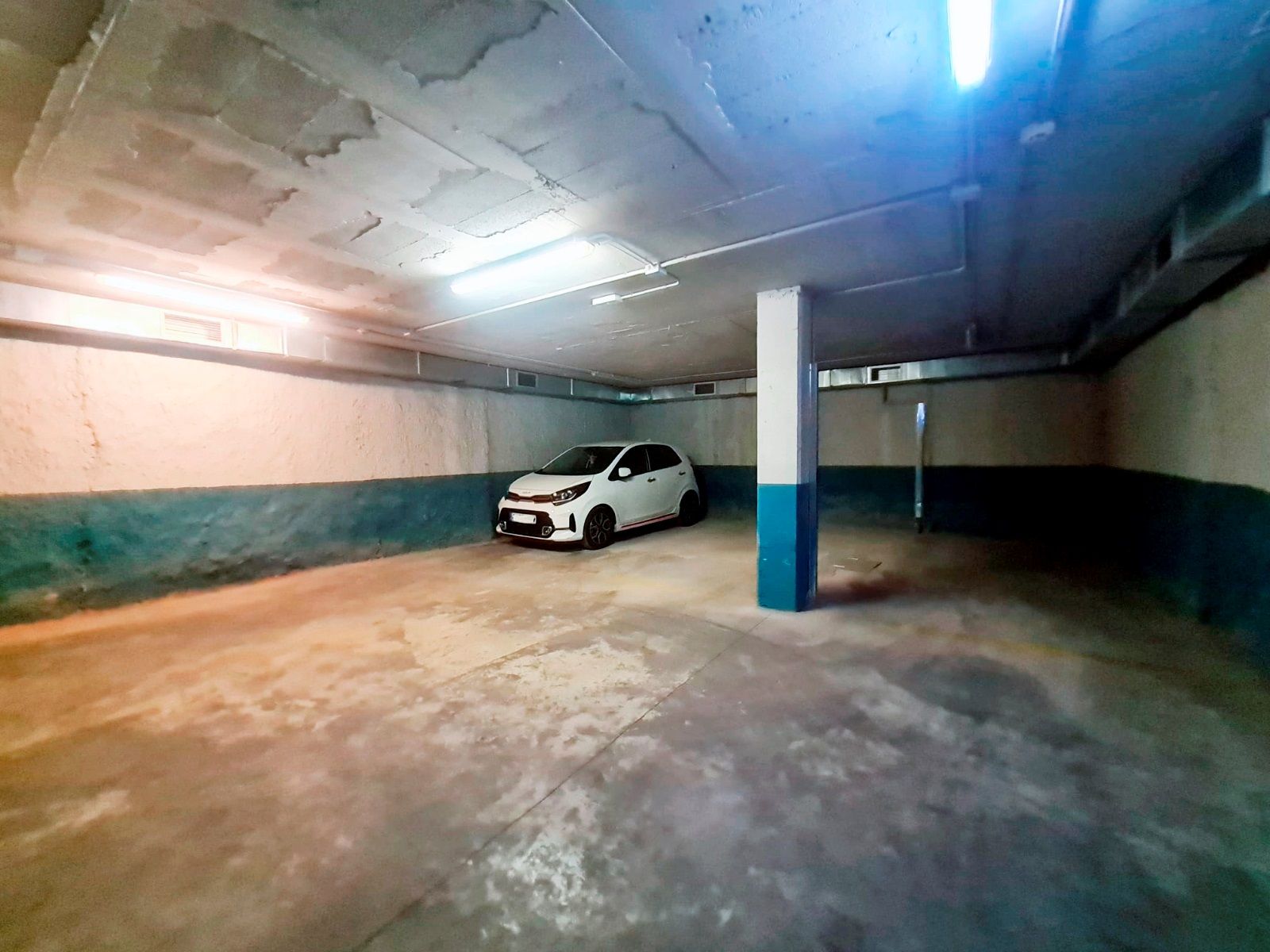 Plaza de coche en alquiler para coche pequeño - Foto 3