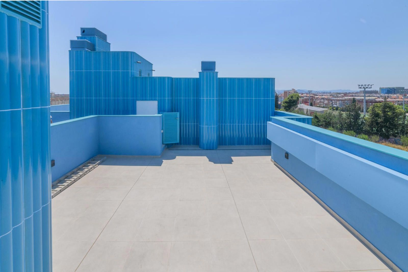 Fantástico Piso de Obra Nueva en la Marina del Port- Con piscina comunitaria, parking, trastero, gimnasio.. Una maravilla¡ - Foto 5