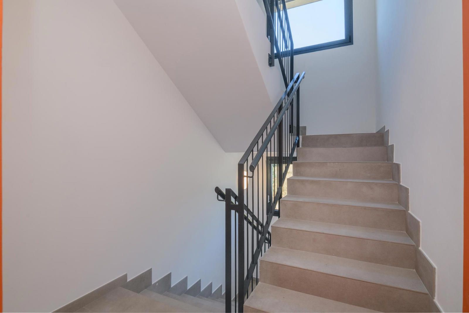 Fantástico Piso de Obra Nueva en la Marina del Port- Con piscina comunitaria, parking, trastero, gimnasio.. Una maravilla¡ - Foto 7