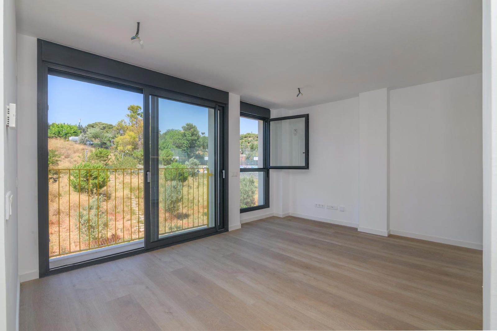 Salón comedor - Fantástico Piso de Obra Nueva en la Marina del Port- Con piscina comunitaria, parking, trastero, gimnasio.. Una maravilla¡