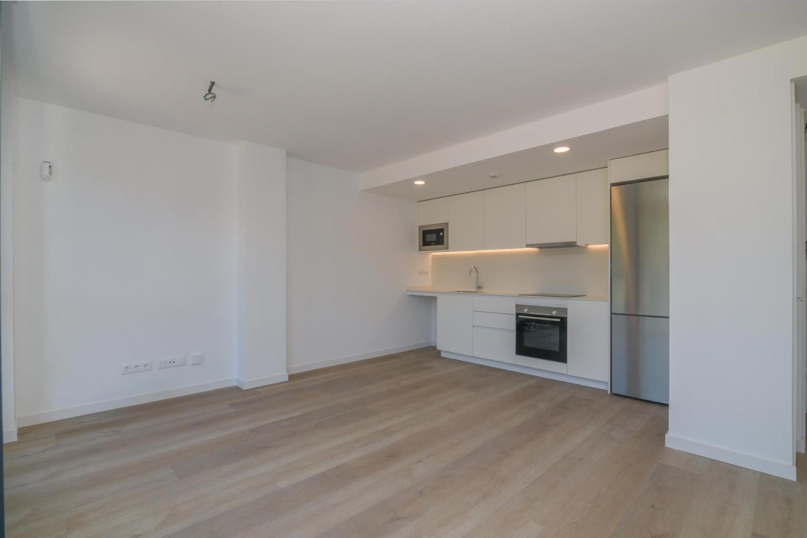 Fantástico Piso de Obra Nueva en la Marina del Port- Con piscina comunitaria, parking, trastero, gimnasio.. Una maravilla¡ - Foto 17