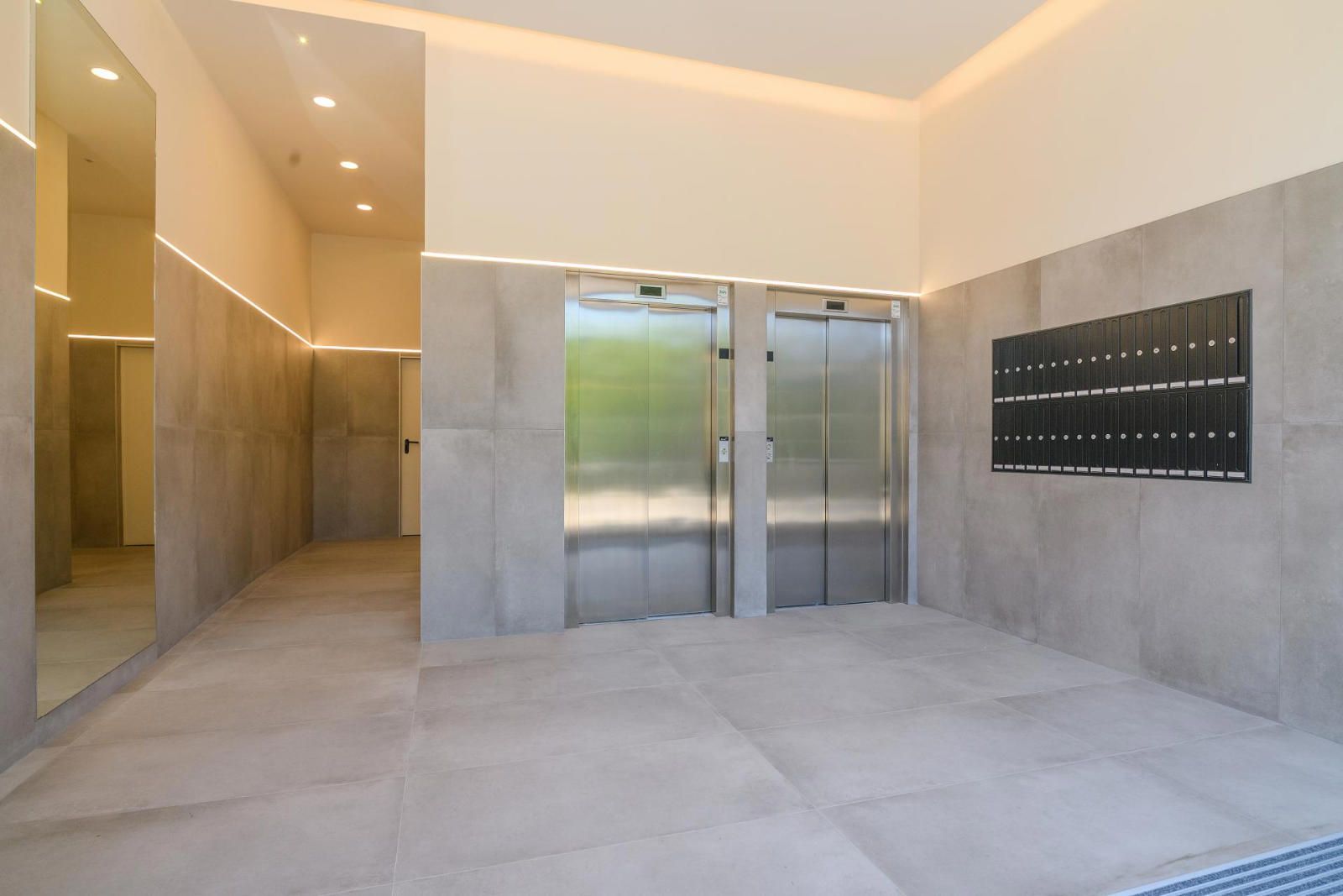 Fantástico Piso de Obra Nueva en la Marina del Port- Con piscina comunitaria, parking, trastero, gimnasio.. Una maravilla¡ - Foto 26