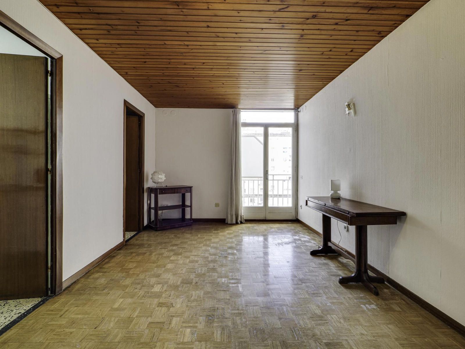 Estupendo piso en Mallorca-Lepanto- a actualizar - Foto 3