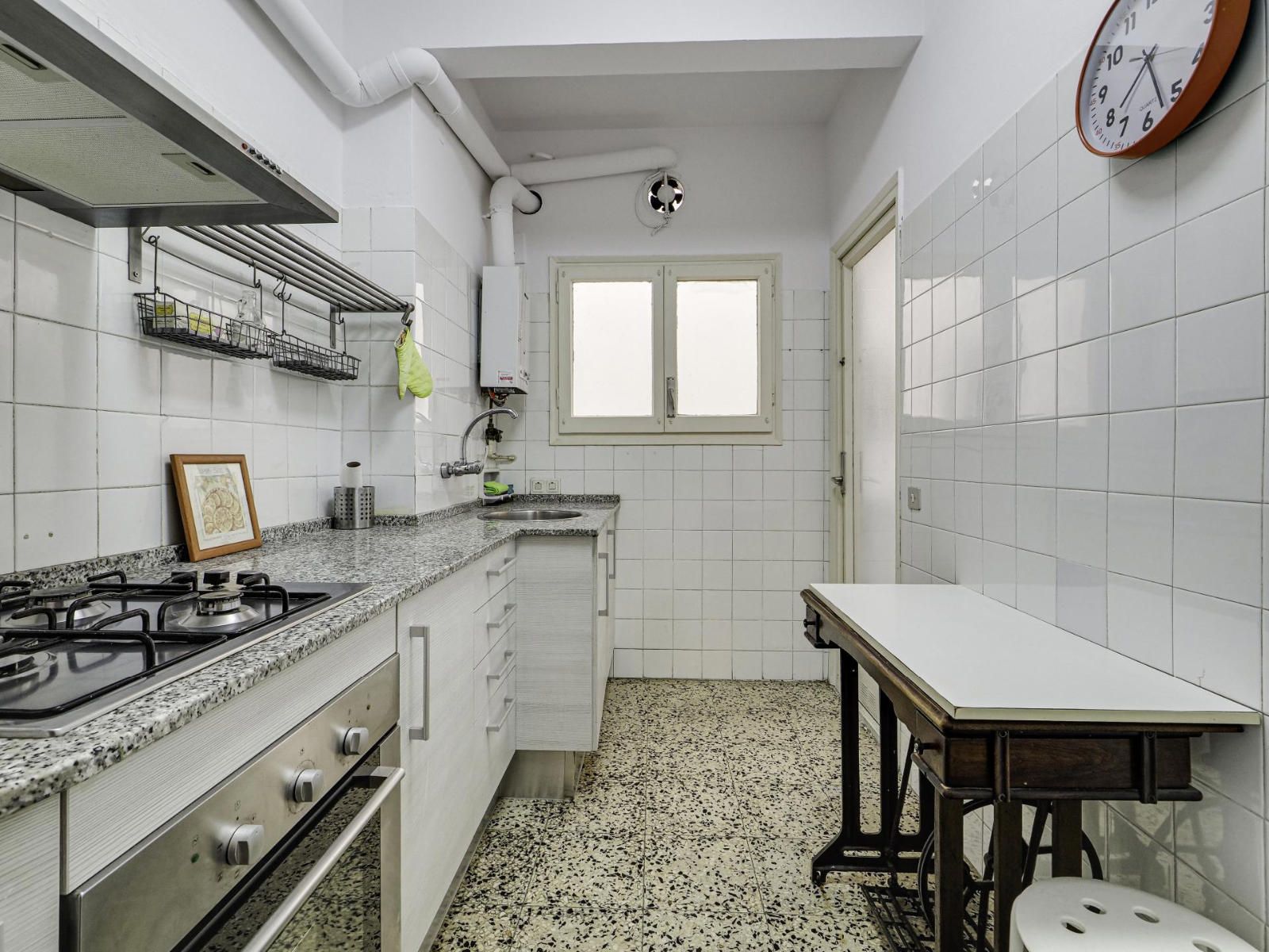 Estupendo piso en Mallorca-Lepanto- a actualizar - Foto 6