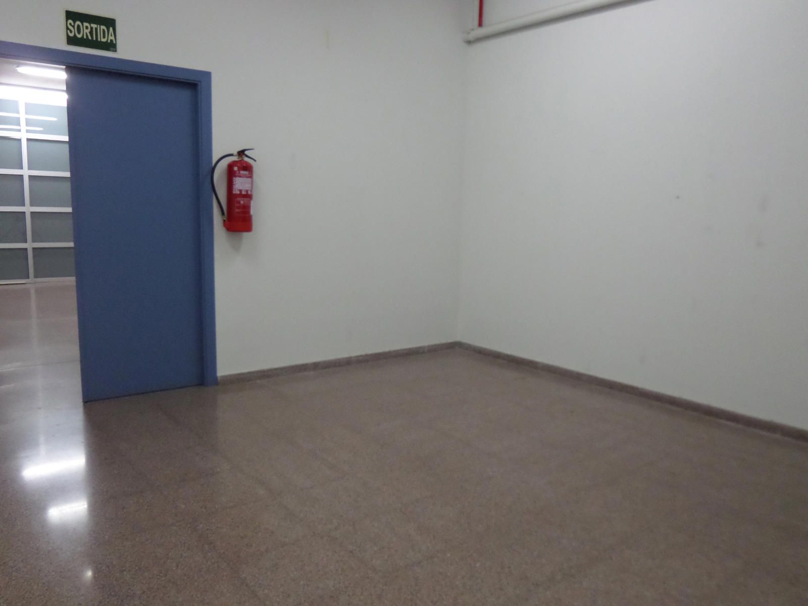 Grand local ouvert sur deux étages - lumineux - Très bon état - Foto 20