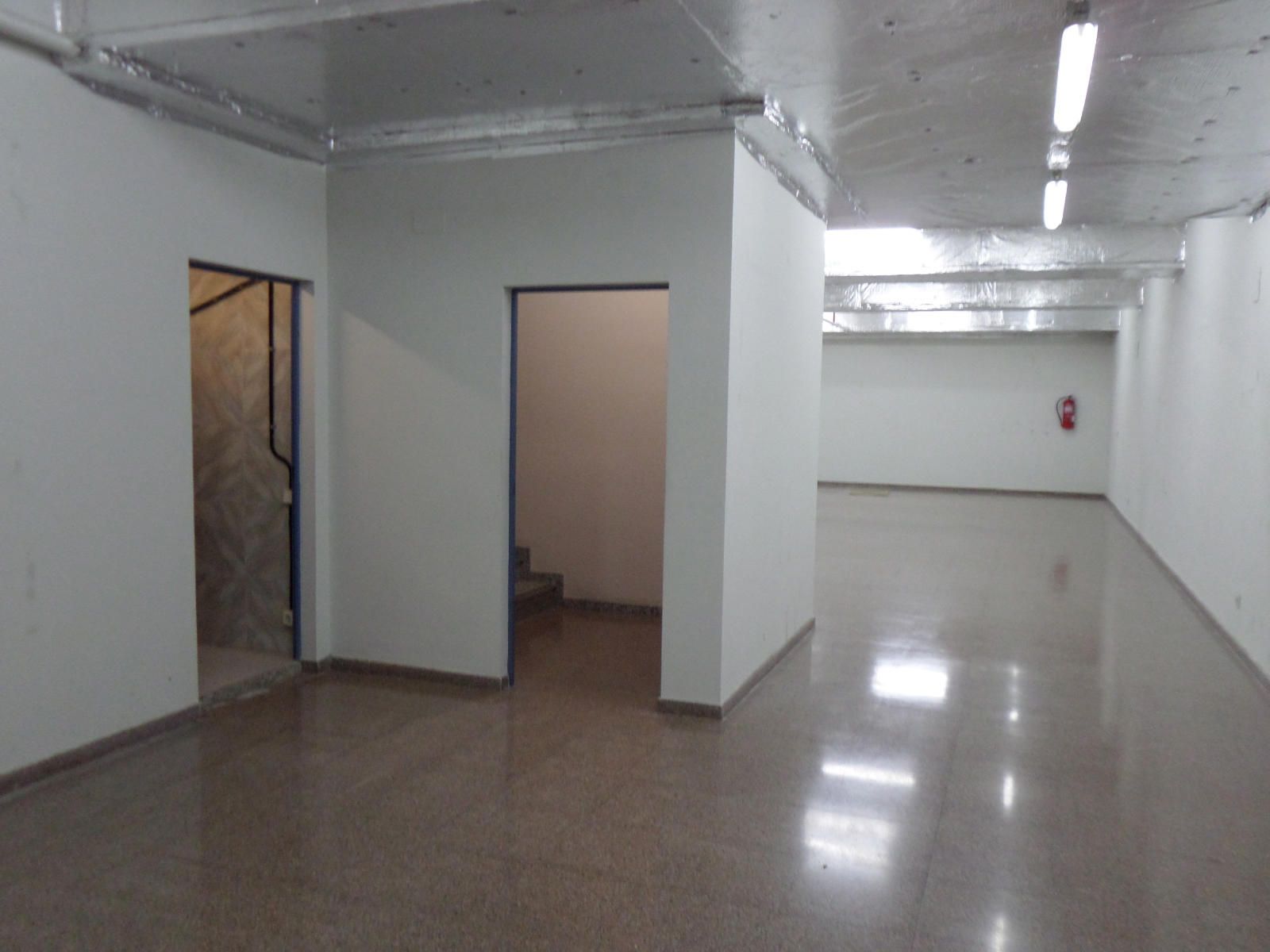Grand local ouvert sur deux étages - lumineux - Très bon état - Foto 21