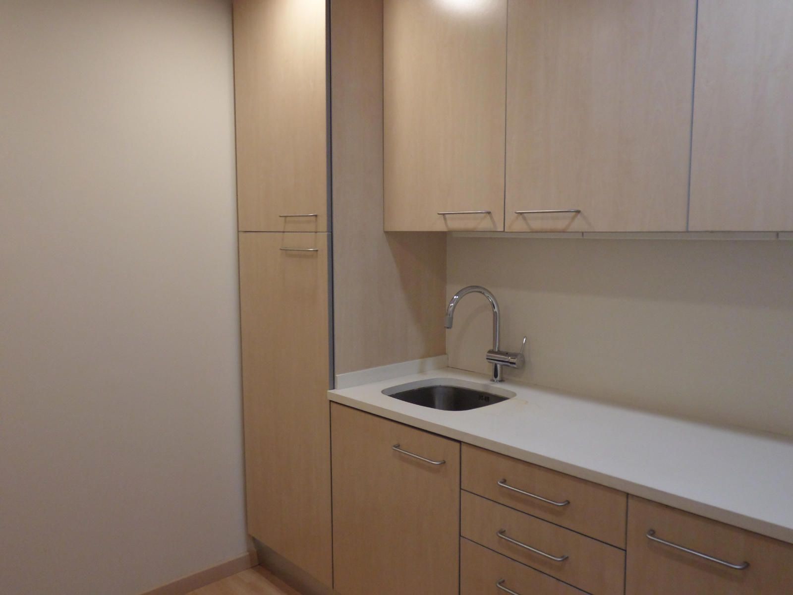 Grand local ouvert sur deux étages - lumineux - Très bon état - Foto 32