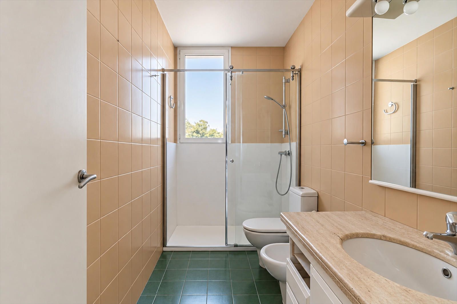 Baño - Preciosa casa  de 3 plantas ( mas planta sótano) en el centro de Premià de Mar-En segunda línea de mar