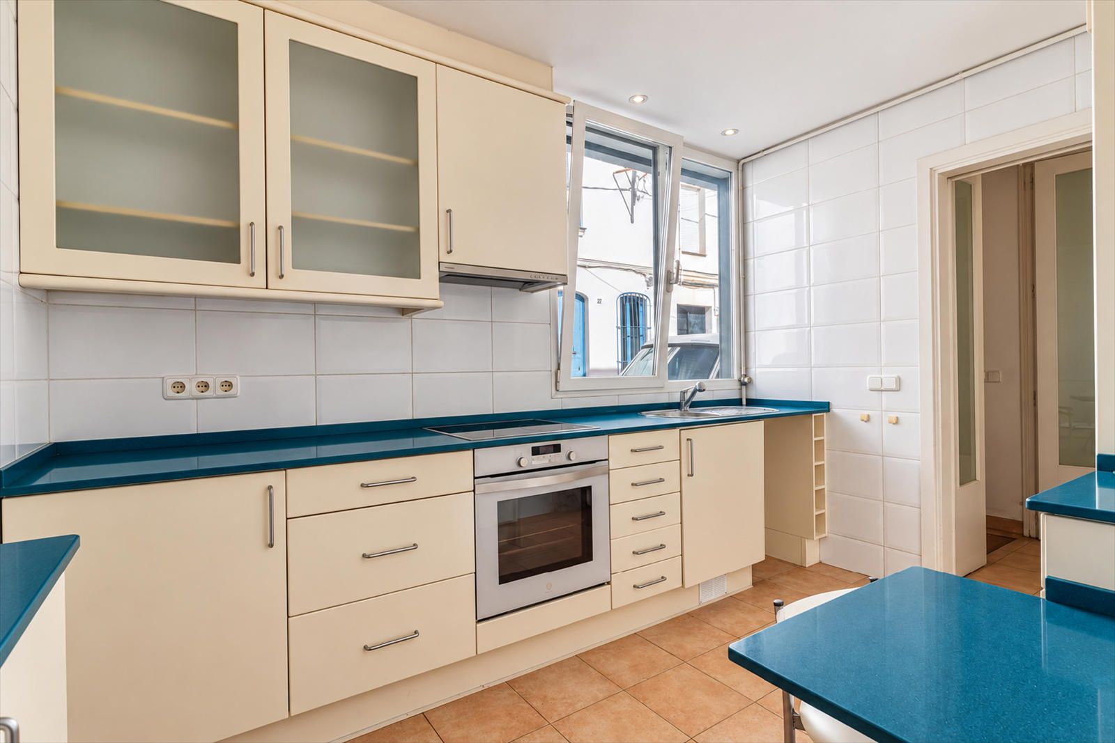 Cocina - Preciosa casa  de 3 plantas ( mas planta sótano) en el centro de Premià de Mar-En segunda línea de mar