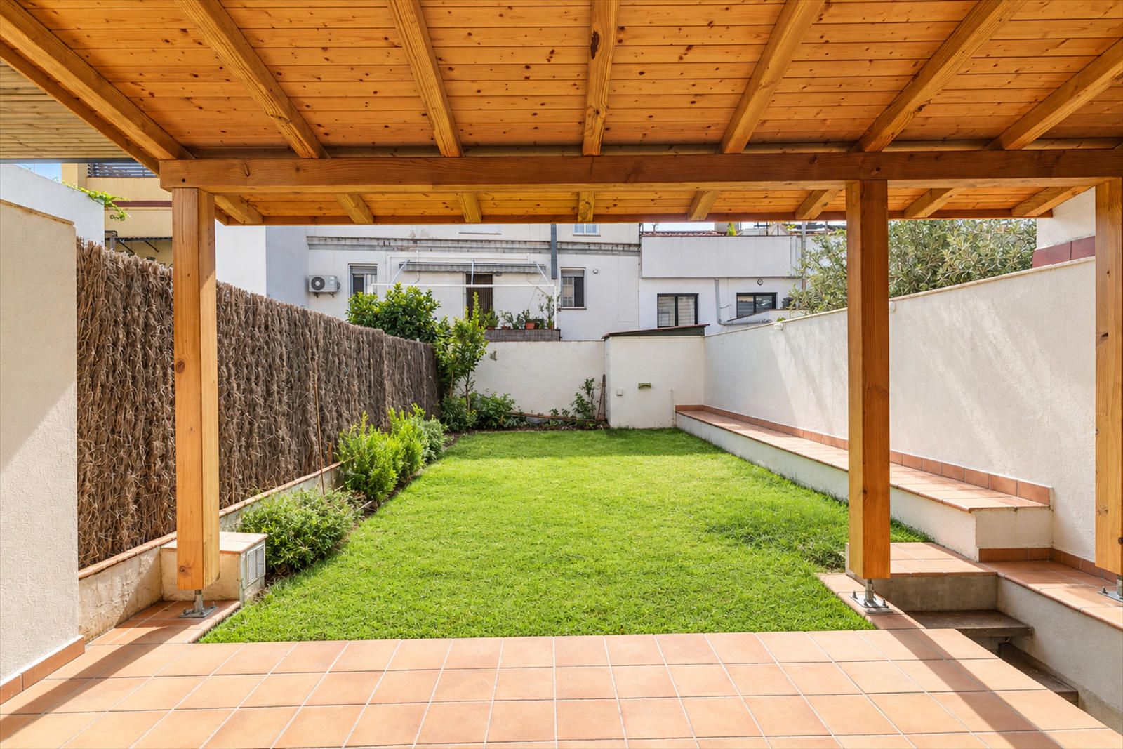 Preciosa casa  de 3 plantas ( mas planta sótano) en el centro de Premià de Mar-En segunda línea de mar - Foto 2
