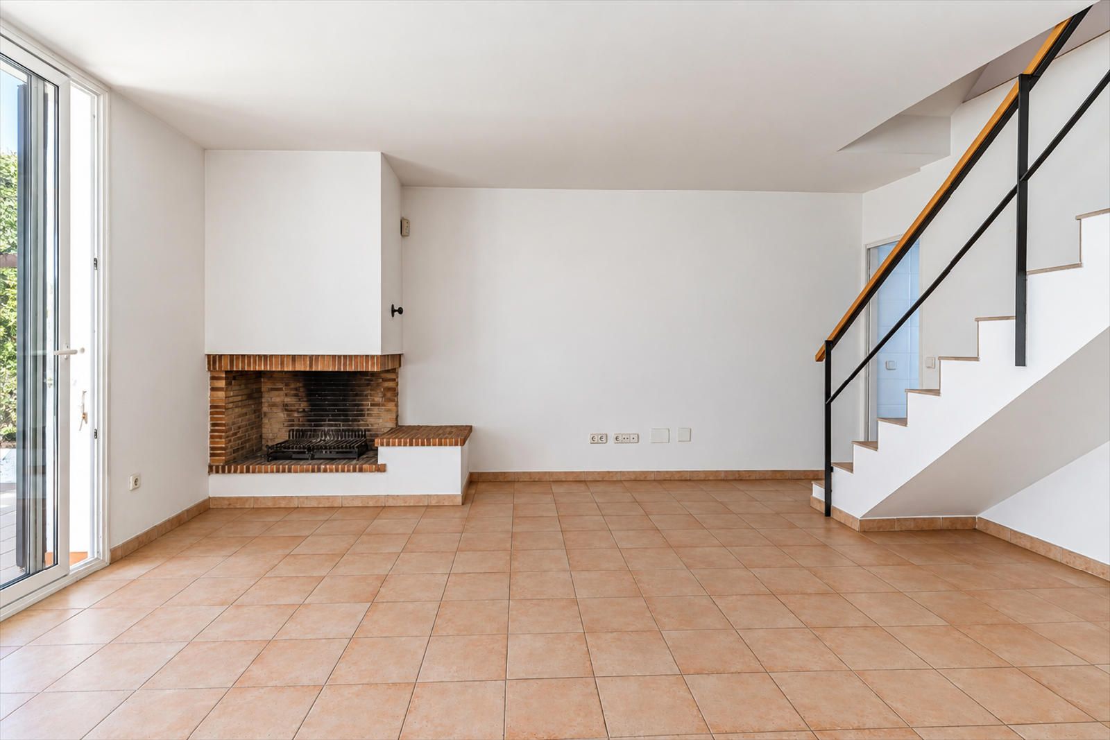 Salón comedor - Preciosa casa  de 3 plantas ( mas planta sótano) en el centro de Premià de Mar-En segunda línea de mar