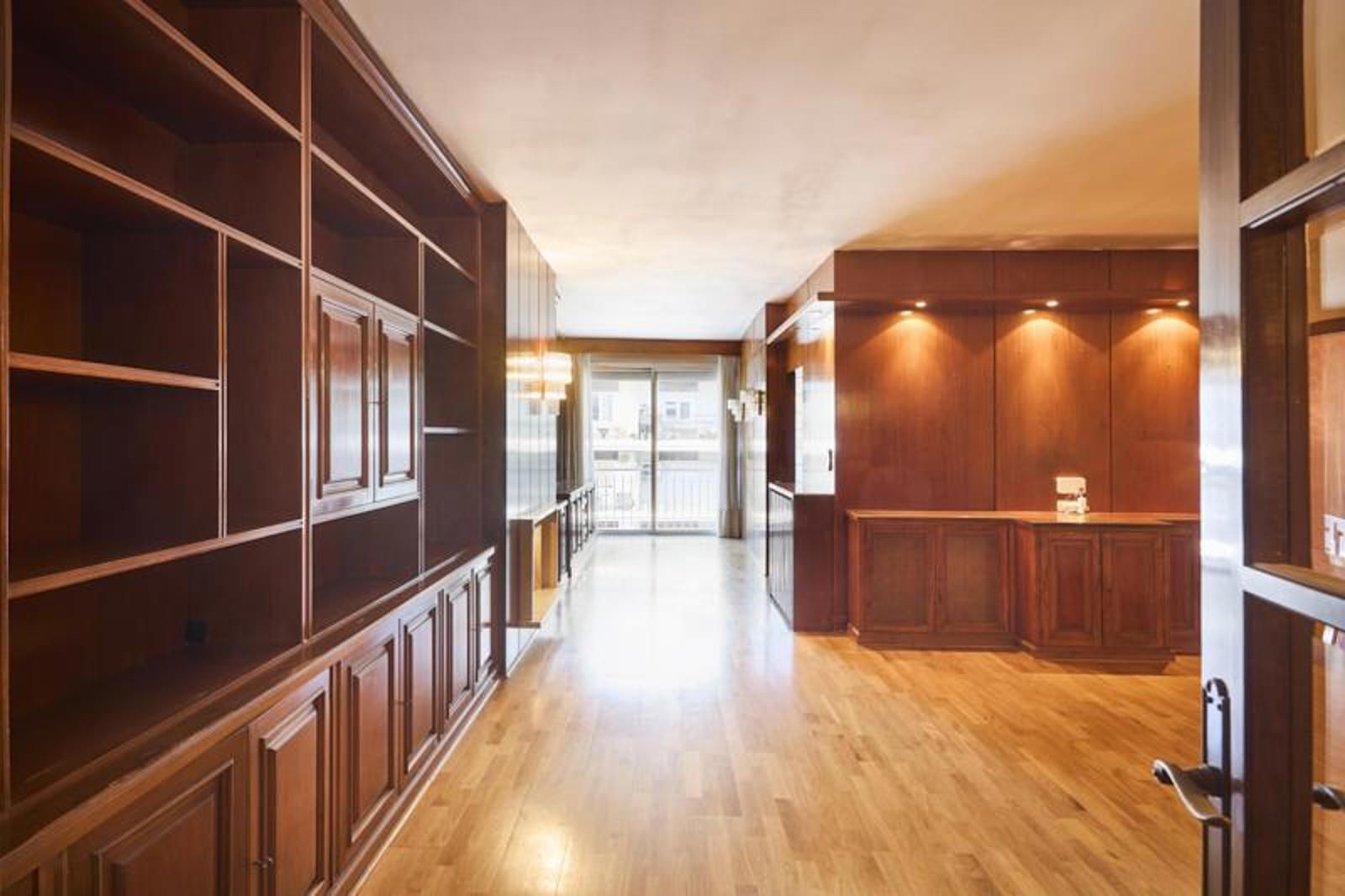 Bel appartement à rénover à Galvany (Sarriá-Sant Gervasi), haut et lumineux. - Foto 2