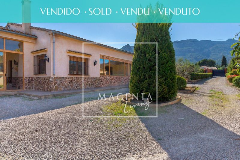 Casas in vendita Cocentaina, Alicante. Ref: 1160. Magenta Living