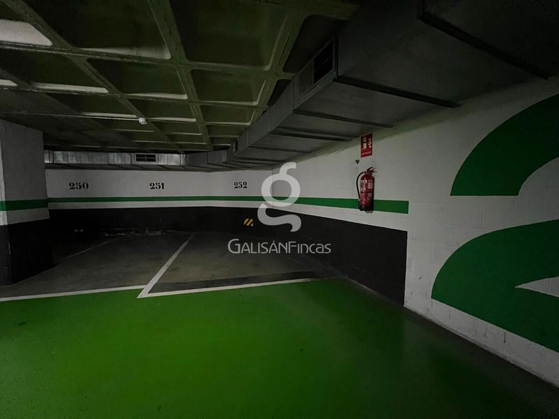 Garaje en venta Cornellà de Llobregat, Barcelona. Ref: 1276. Galisan Fincas