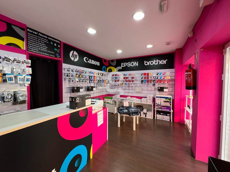 Local Comercial en traspàs Cornellà de Llobregat, Barcelona. Ref: 1296. Galisan Fincas