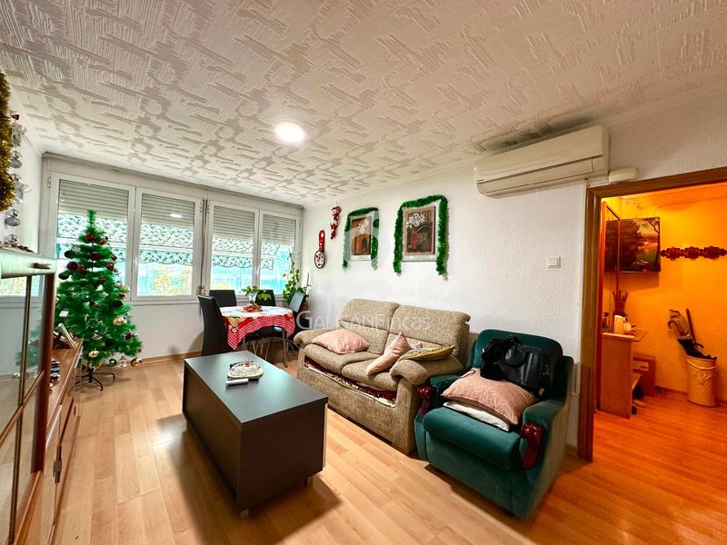 Piso en venta Cornellà de Llobregat, Barcelona. Ref: 1373. Galisan Fincas