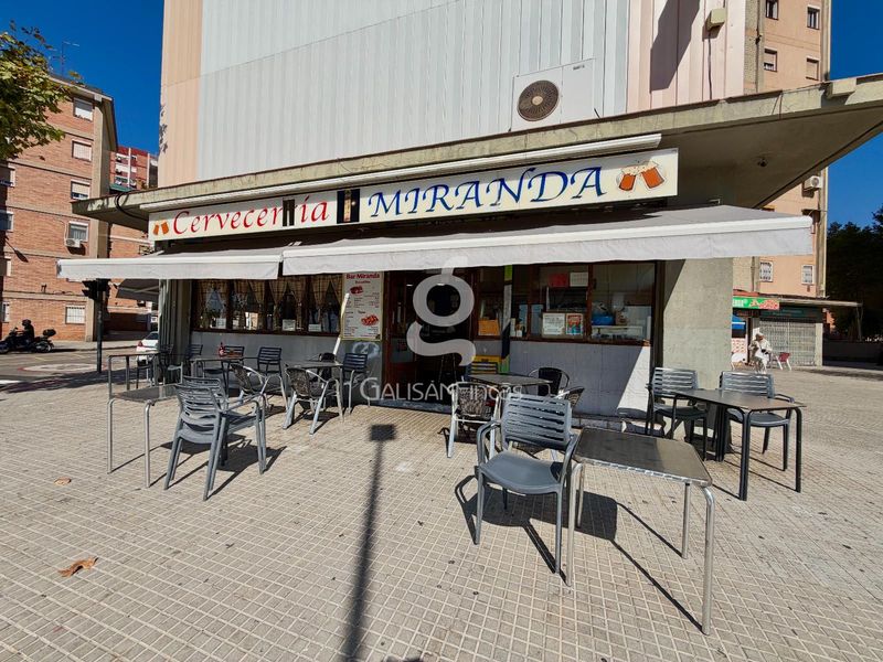 Local Comercial en venda i traspàs Cornellà de Llobregat, Barcelona. Ref: 1445. Galisan Fincas