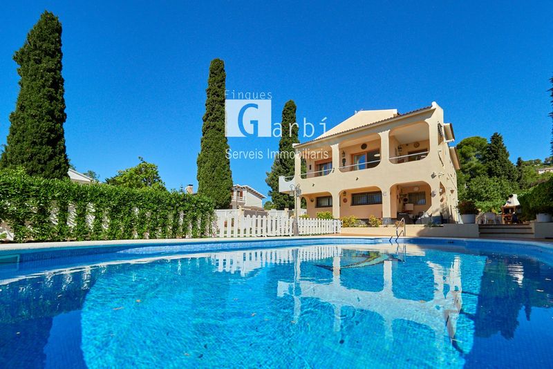 Chalet Independiente en venta El Vendrell, Tarragona. Ref: 1765. Finques Garbi