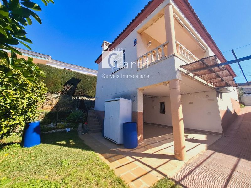 Chalet Independiente en venta Segur De Calafell, Tarragona. Ref: 1825. Finques Garbi