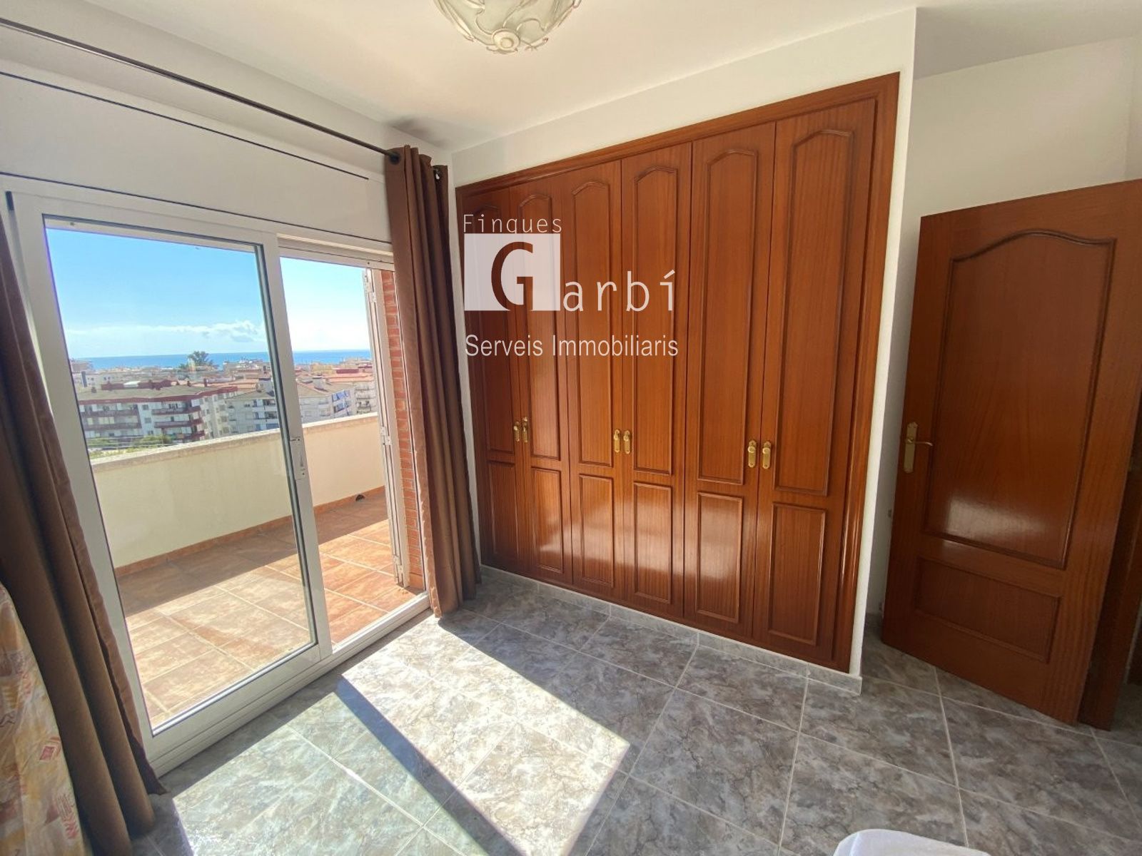 VENTA DE CHALET INDEPENDIENTE DE 4 DORMITORIOS / 3 BAÑOS Y PISCINA PROPIA - Foto 35