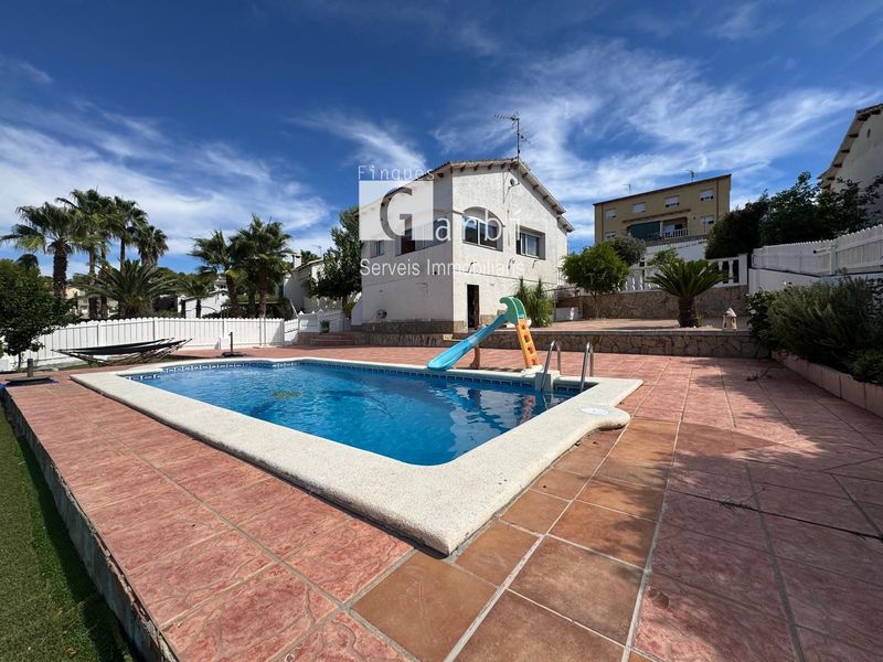 Chalet Independiente en venta La Pobla de Montornes, Tarragona. Ref: 1957. Finques Garbi