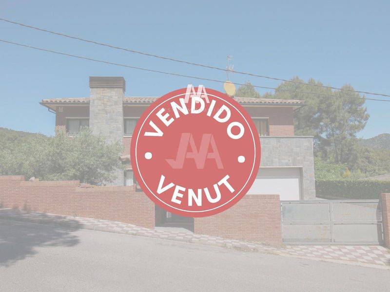 Chalet Independiente en venta Cabrera D