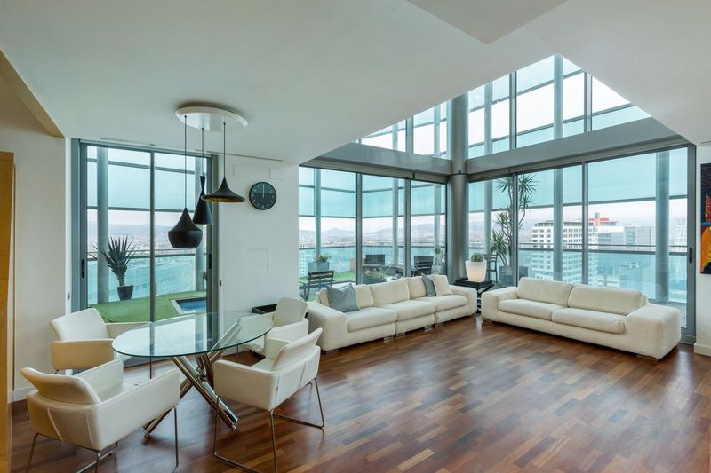 Leilighet over to plan til salgs Barcelona. Ref: 1314. GG Real Estate Barcelona