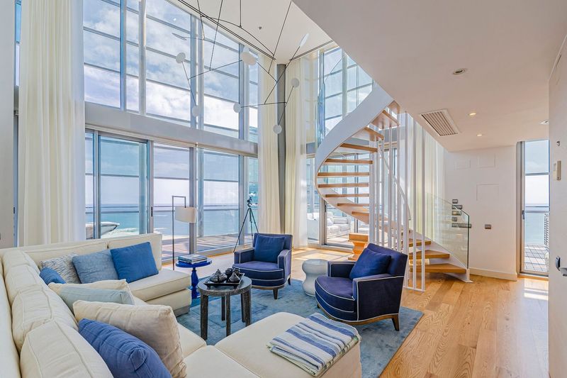 Leilighet over to plan til salgs Barcelona. Ref: 1315. GG Real Estate Barcelona