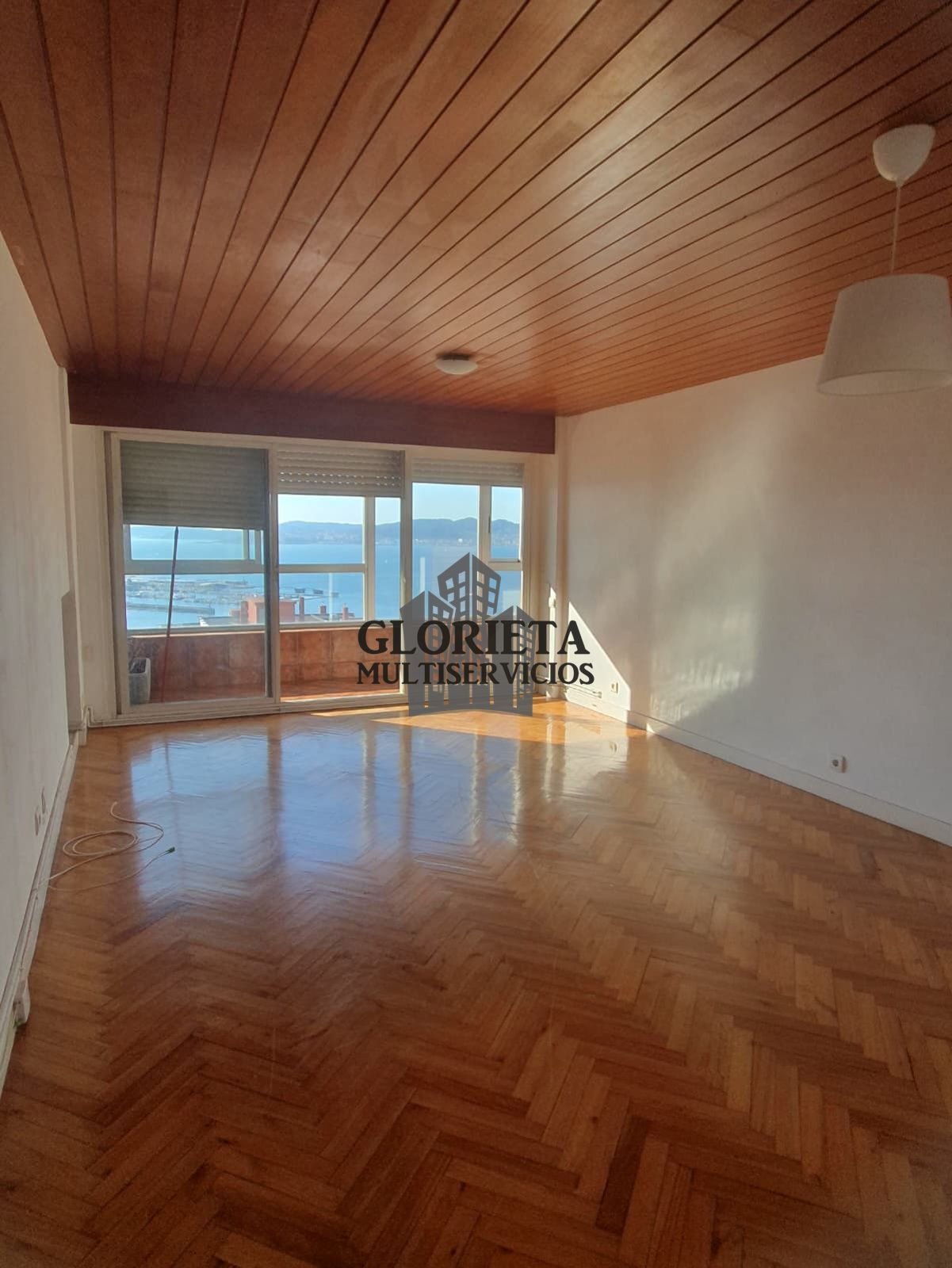 ¡PISO EN VENTA EN CAMELIAS! - Foto 4