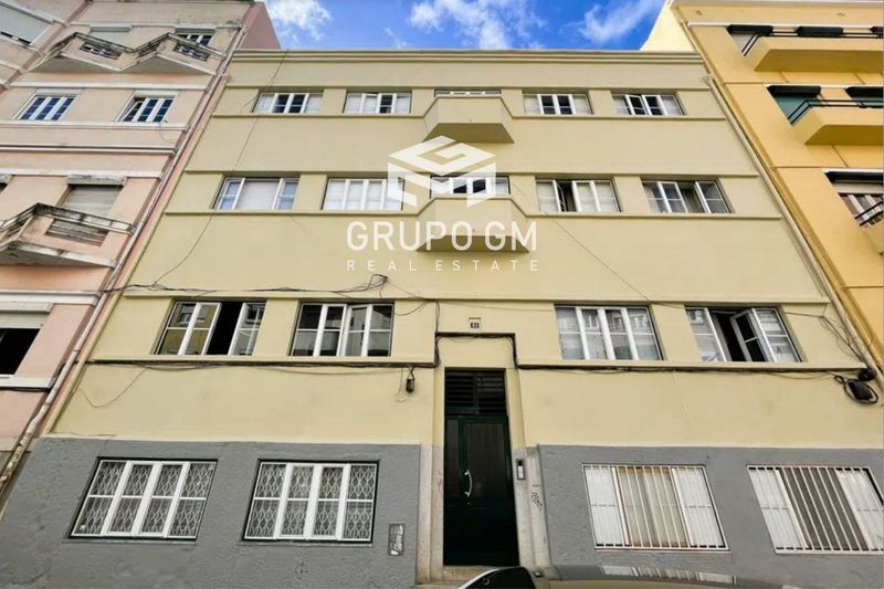 Singular Building for sale Madrid. Ref: 1004. Grupo GM Real Estate